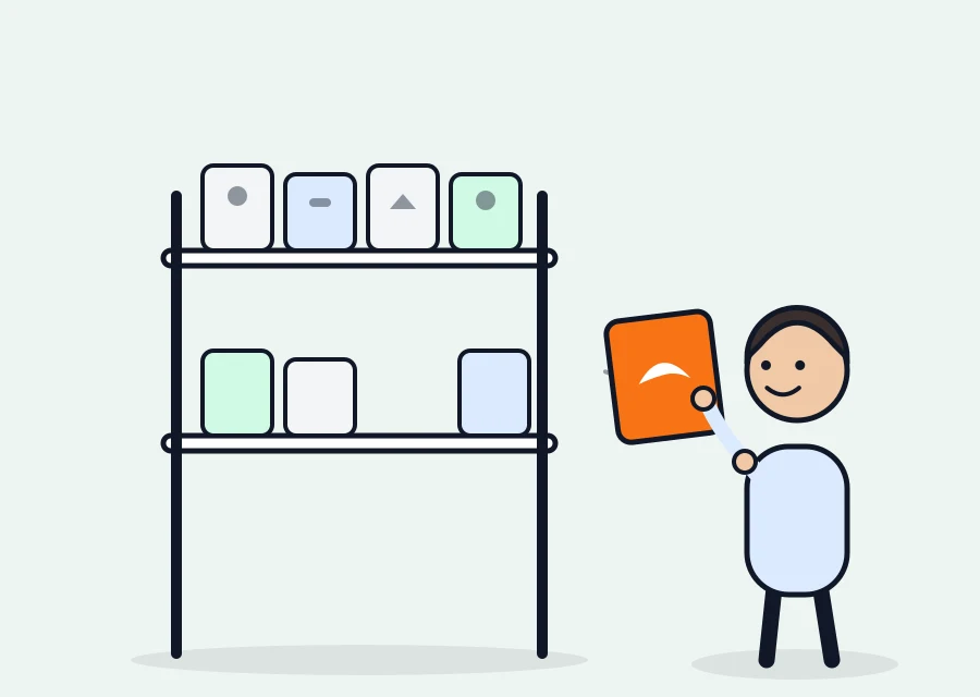 Illustration: Regal voller Software-Boxen, die orange wird herausgezogen